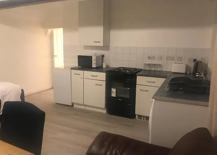 Entire One Bedroom Flat, 9
