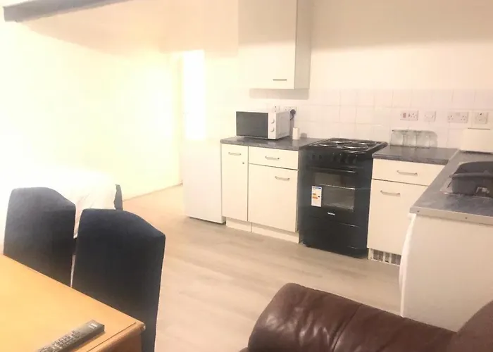 Entire One Bedroom Flat, 9