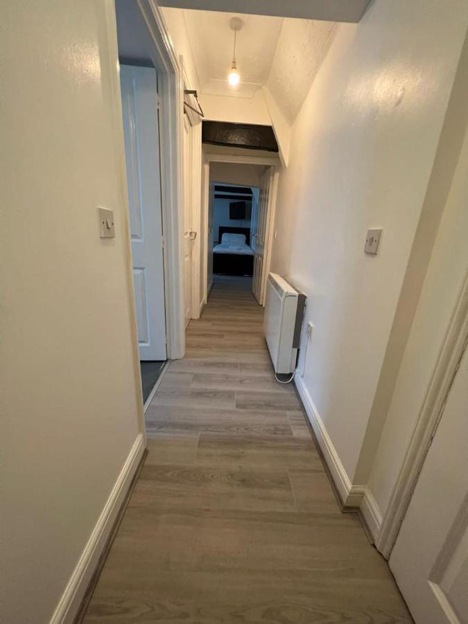 Apartment Entire One Bedroom Flat, 9